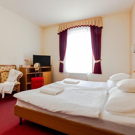 Hotel Imperial Gyogyszallo Es Gyogyfurdo Kiskoros Dış mekan fotoğraf