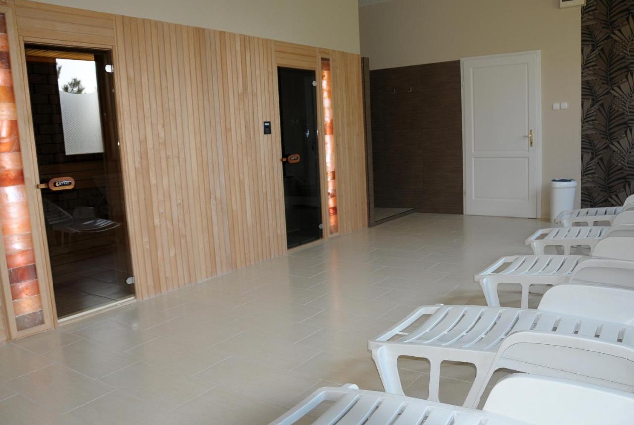 Hotel Imperial Gyogyszallo Es Gyogyfurdo Kiskoros Dış mekan fotoğraf