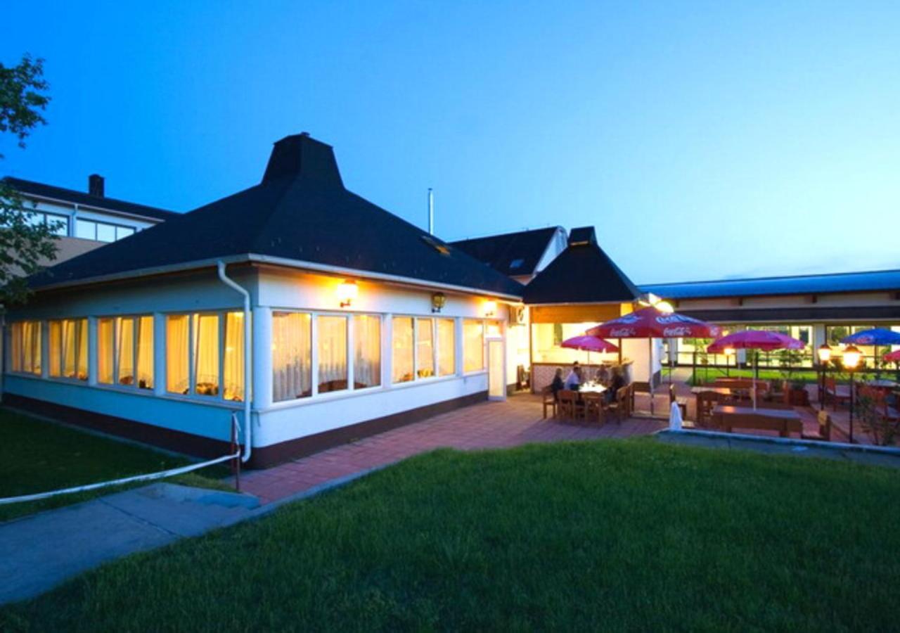 Hotel Imperial Gyogyszallo Es Gyogyfurdo Kiskoros Dış mekan fotoğraf