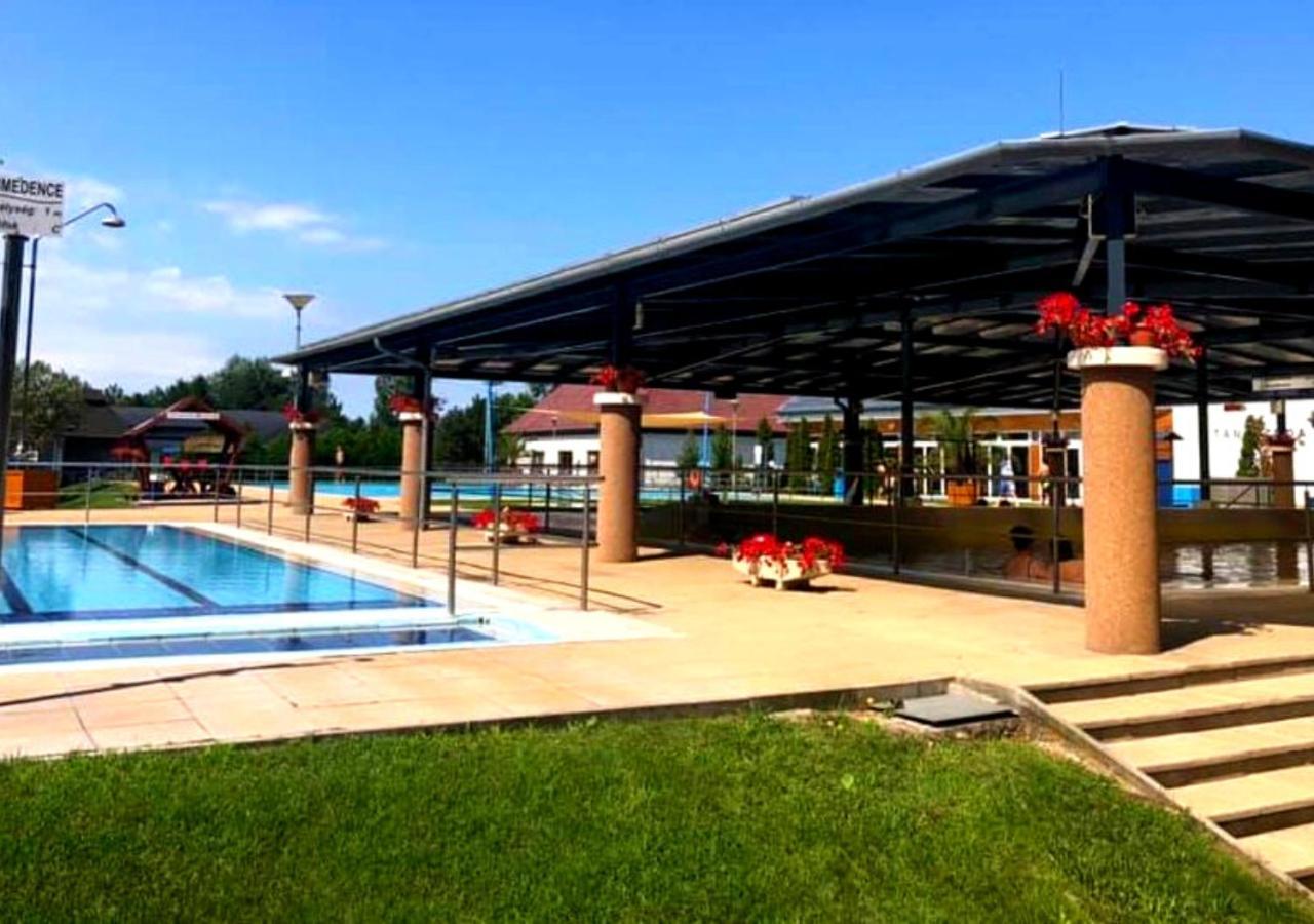 Hotel Imperial Gyogyszallo Es Gyogyfurdo Kiskoros Dış mekan fotoğraf