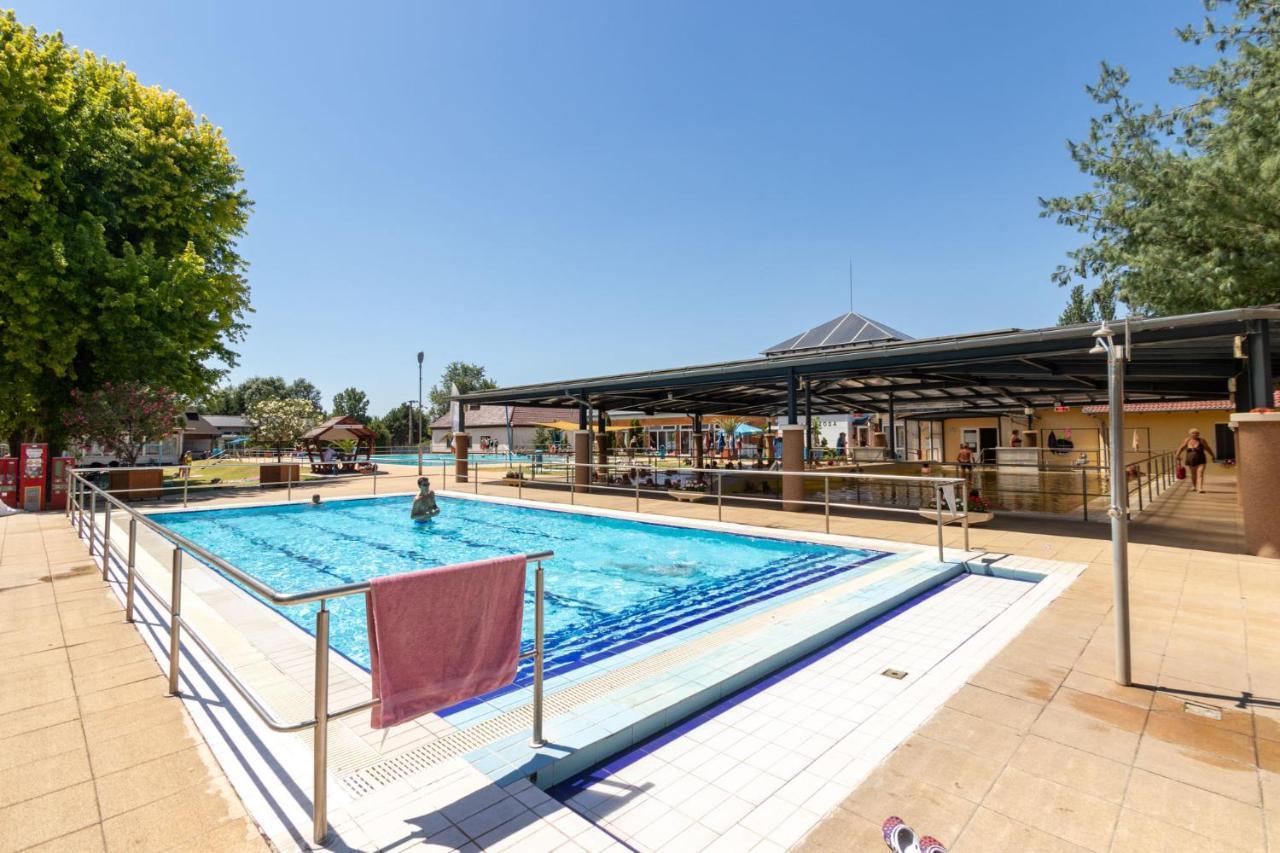 Hotel Imperial Gyogyszallo Es Gyogyfurdo Kiskoros Dış mekan fotoğraf