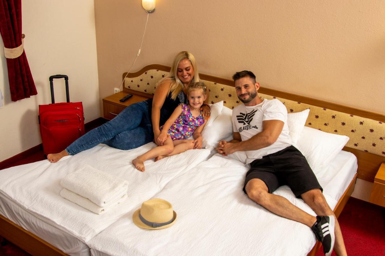 Hotel Imperial Gyogyszallo Es Gyogyfurdo Kiskoros Dış mekan fotoğraf