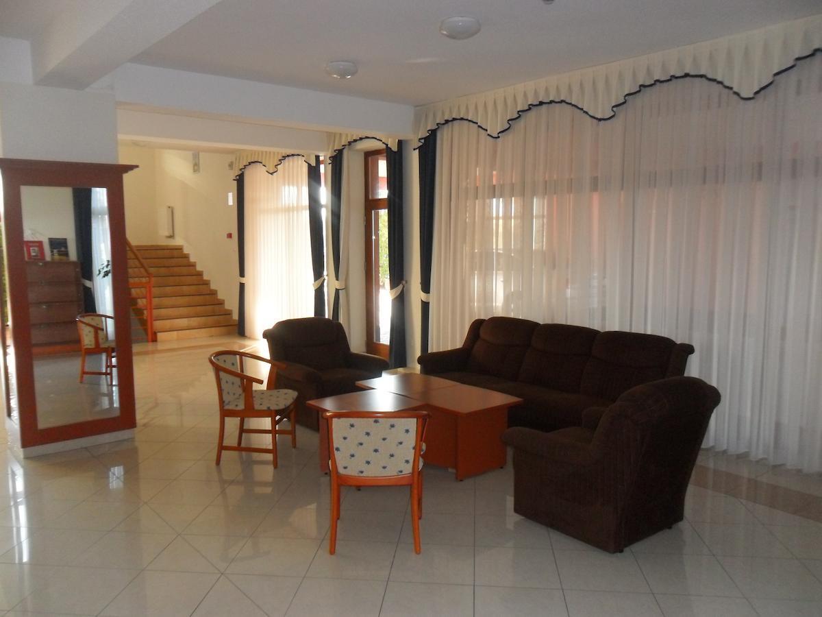 Hotel Imperial Gyogyszallo Es Gyogyfurdo Kiskoros Dış mekan fotoğraf